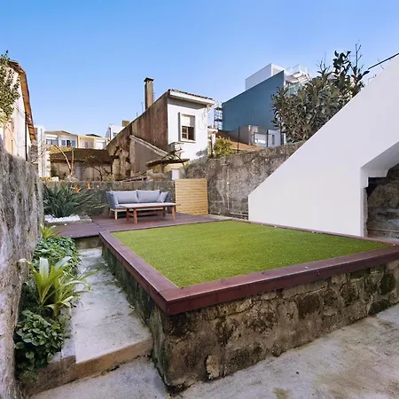 Crooked Floor House - Ground Floor *