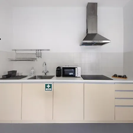 Crooked Floor House - Ground Floor Apartment *